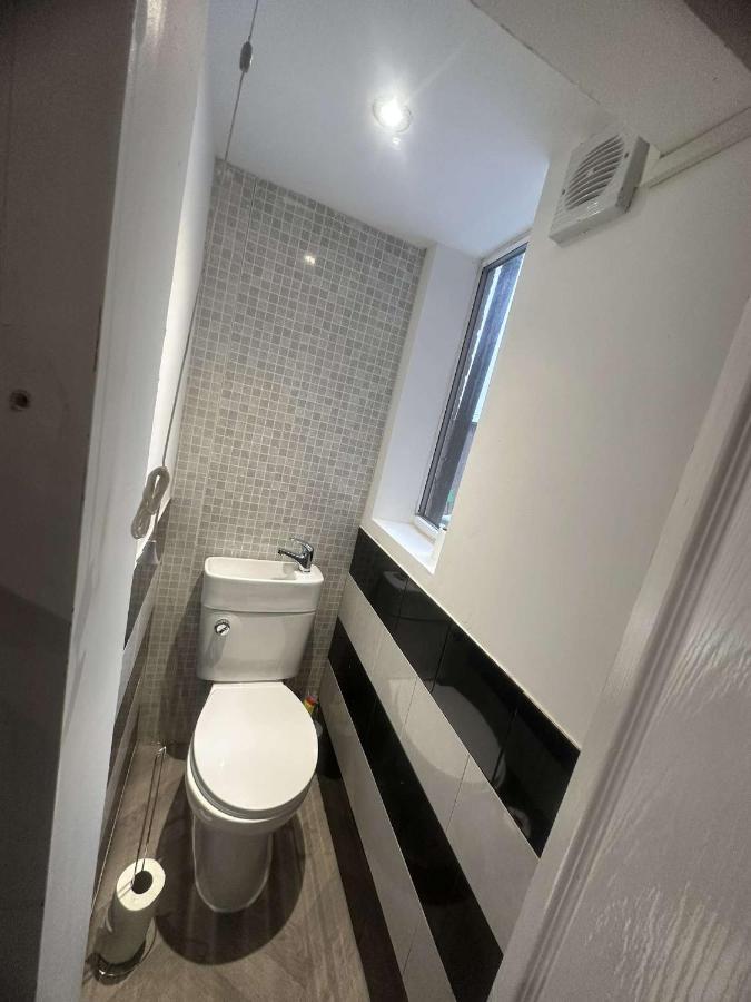 M&B Accommodation Lincoln Exterior photo